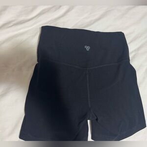 Aritzia tnAction biker shorts